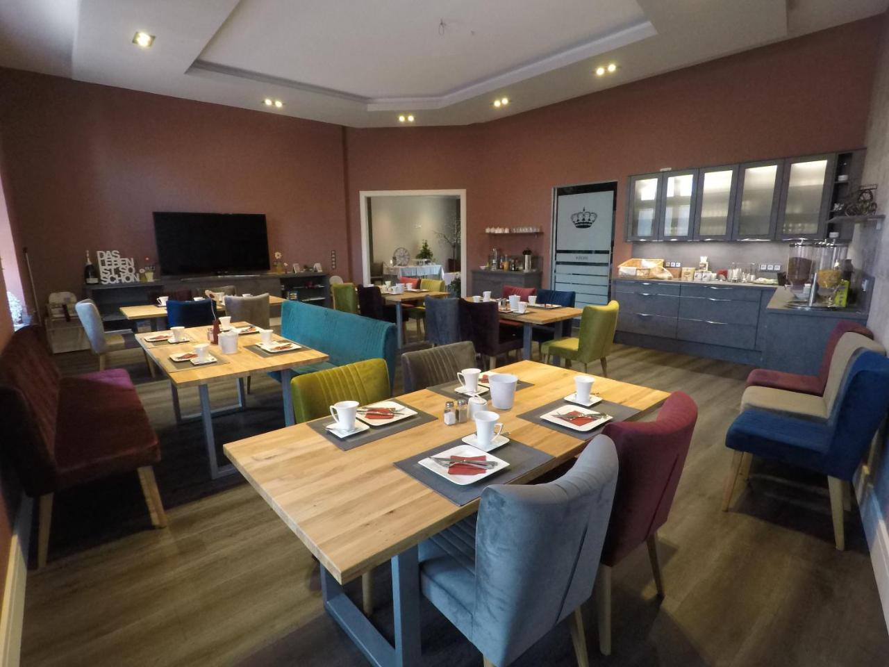 Hotel - Pension & Gaststaette "Alter Koenig" Hettstedt Екстериор снимка