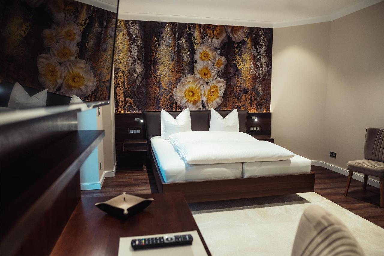 Hotel - Pension & Gaststaette "Alter Koenig" Hettstedt Екстериор снимка